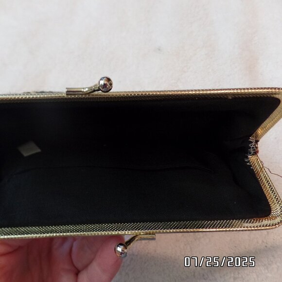 Vintage Tapestry Kiss Lock Clutch - Picture 5 of 9